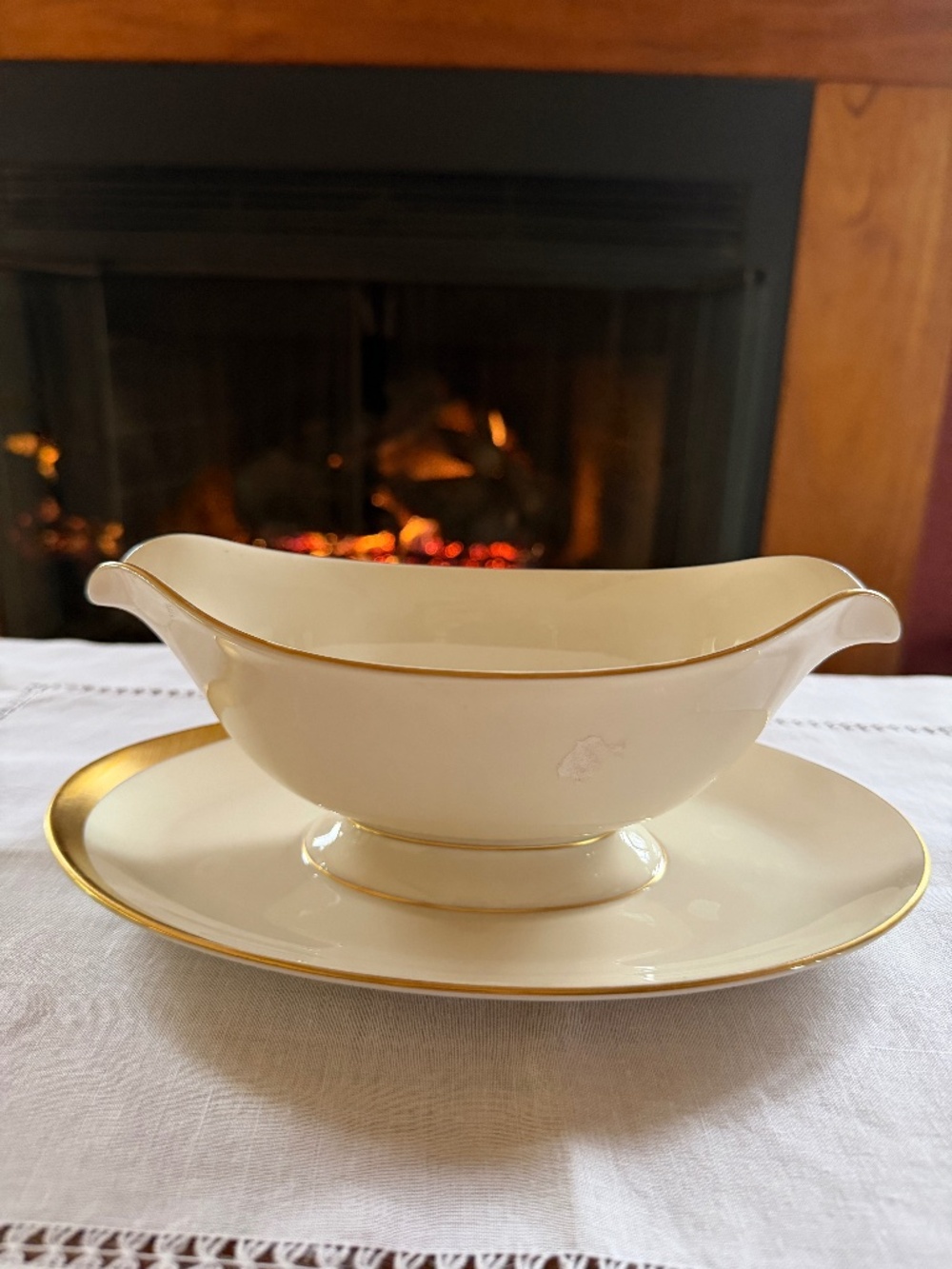 Pickard Fine China - Gravy Boat with Attached Plate --Pattern: Elegance 1202